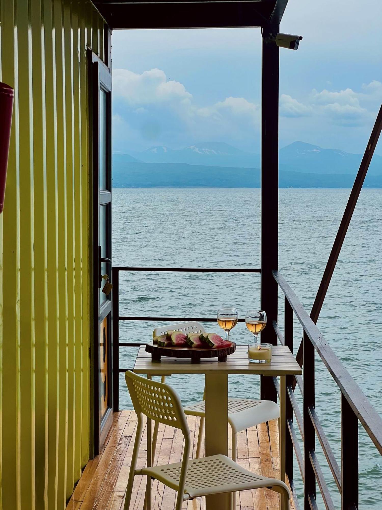 Altitude 1900 Dive Resort Chambarak Esterno foto