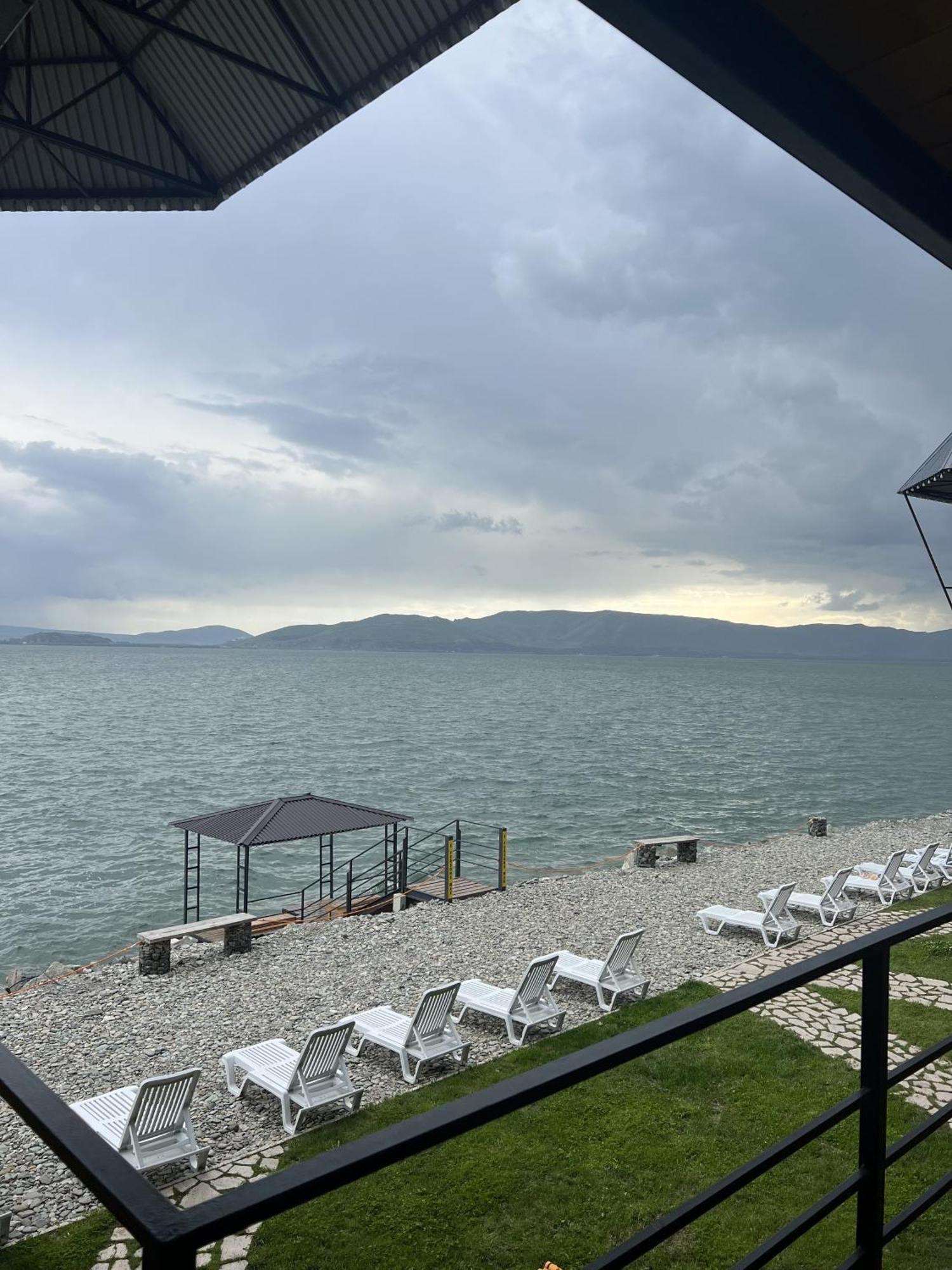 Altitude 1900 Dive Resort Chambarak Esterno foto