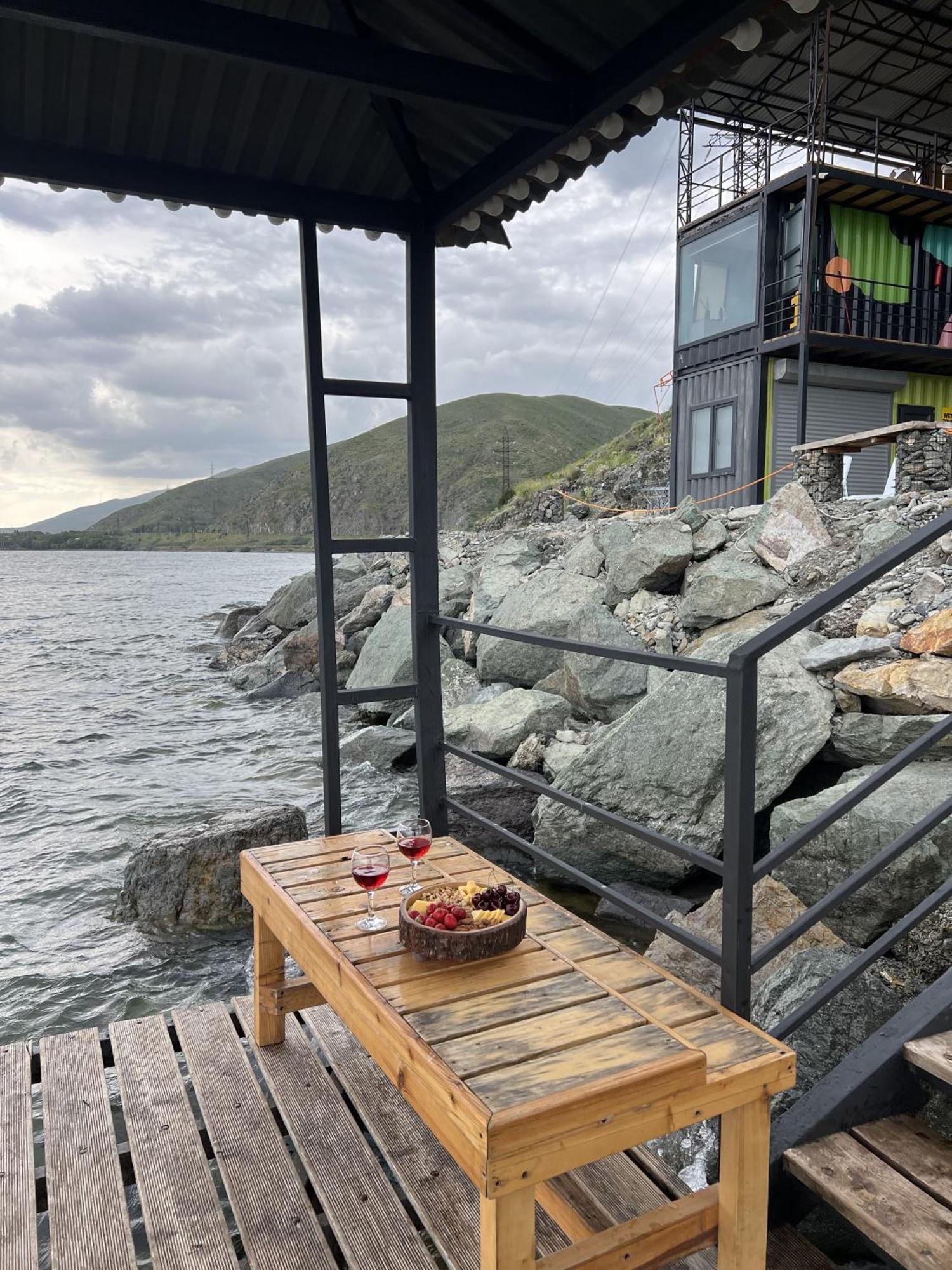 Altitude 1900 Dive Resort Chambarak Esterno foto