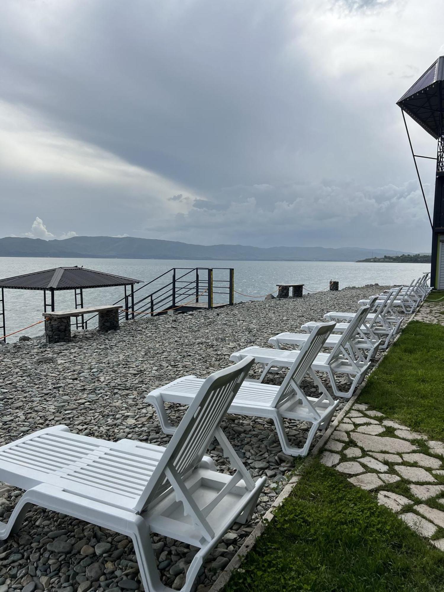 Altitude 1900 Dive Resort Chambarak Esterno foto